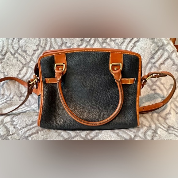 🧡 Vintage Dooney & Bourke Navy & Tan Pebbled Leather Satchel 🧡 - Picture 6 of 12